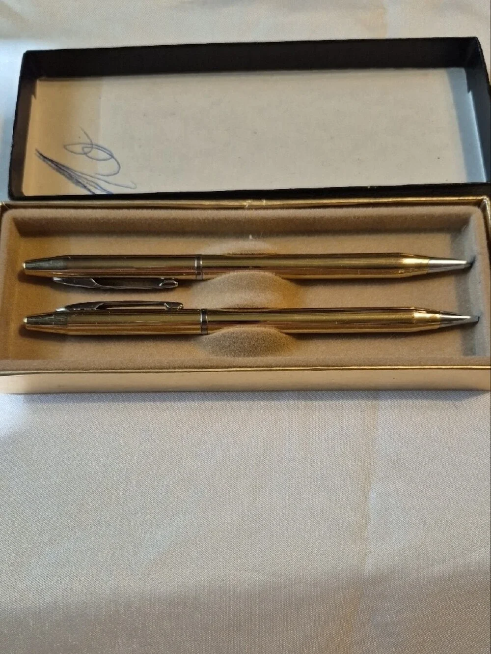 Quill 2 Gold Pens And Gold Logo Case